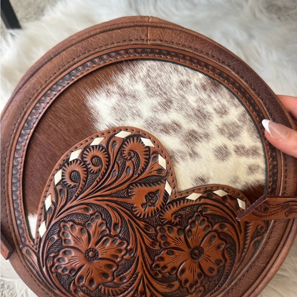 American Darling Brown and White Leather Saddle Bag - Picture 2 of 5